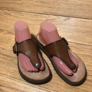 Clarks Unstructured women thong sandals, size 9